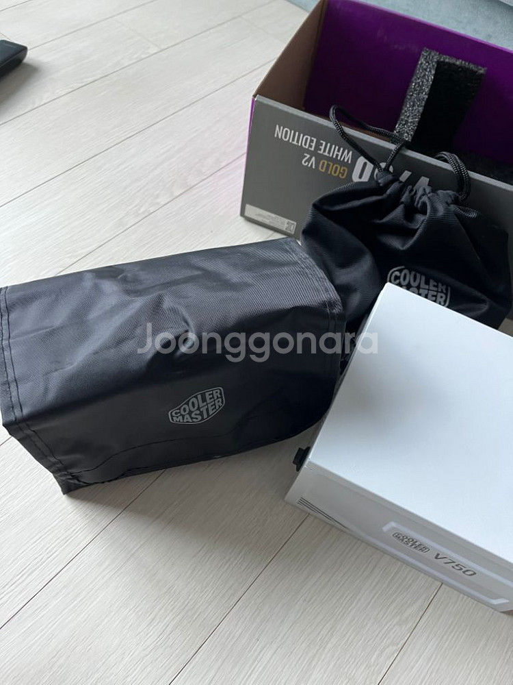 쿨러마스터 V750 Gold V2 화이트에디션 파워--4