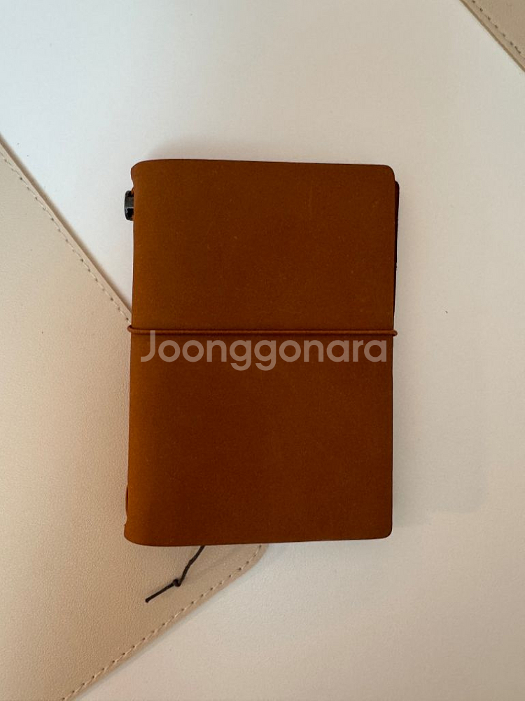 트래블러스노트 패스포트 카멜 판매합니다--0