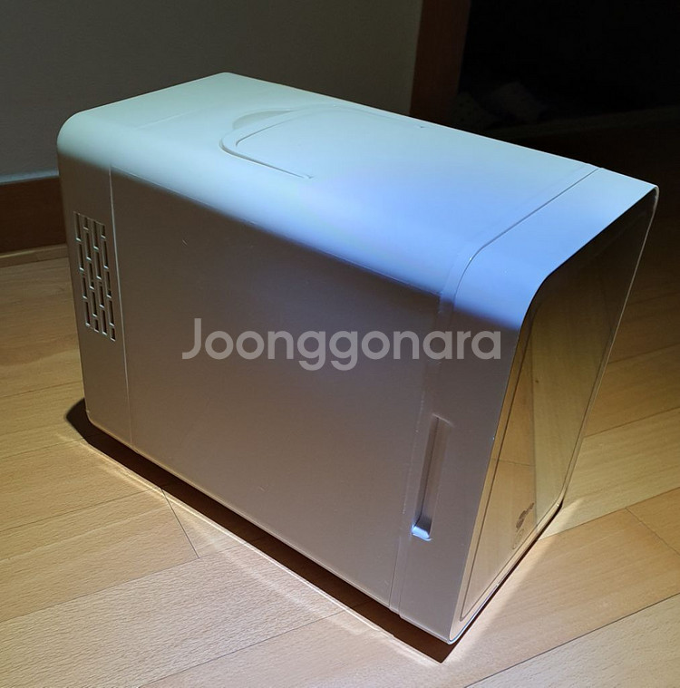 휴라이프 화장품냉장고 6리터--1