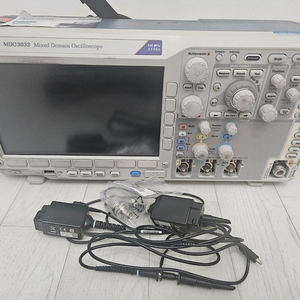 Tektronix MDO3032 팝니다