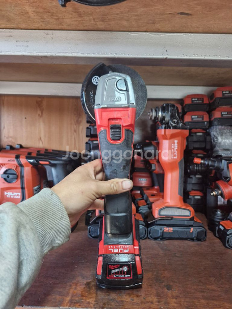 밀워키그라인더M18FSAG100X.5인치.최상급.9번--4