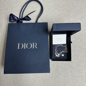 디올 목걸이( Dior Oblique 펜던트 목걸이)