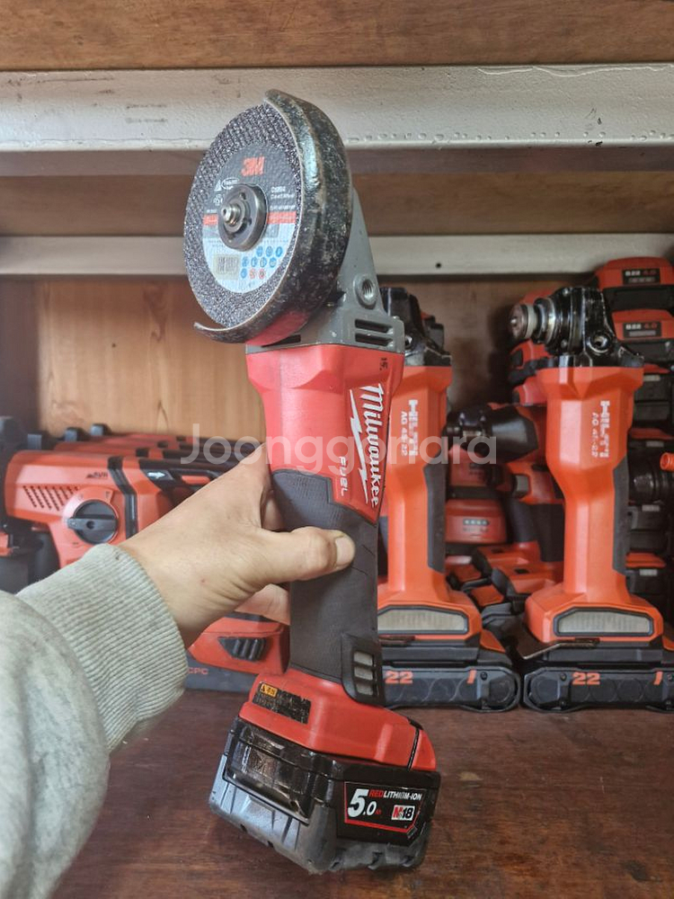 밀워키그라인더M18CAG100X.4인치.상태최상 15번--1