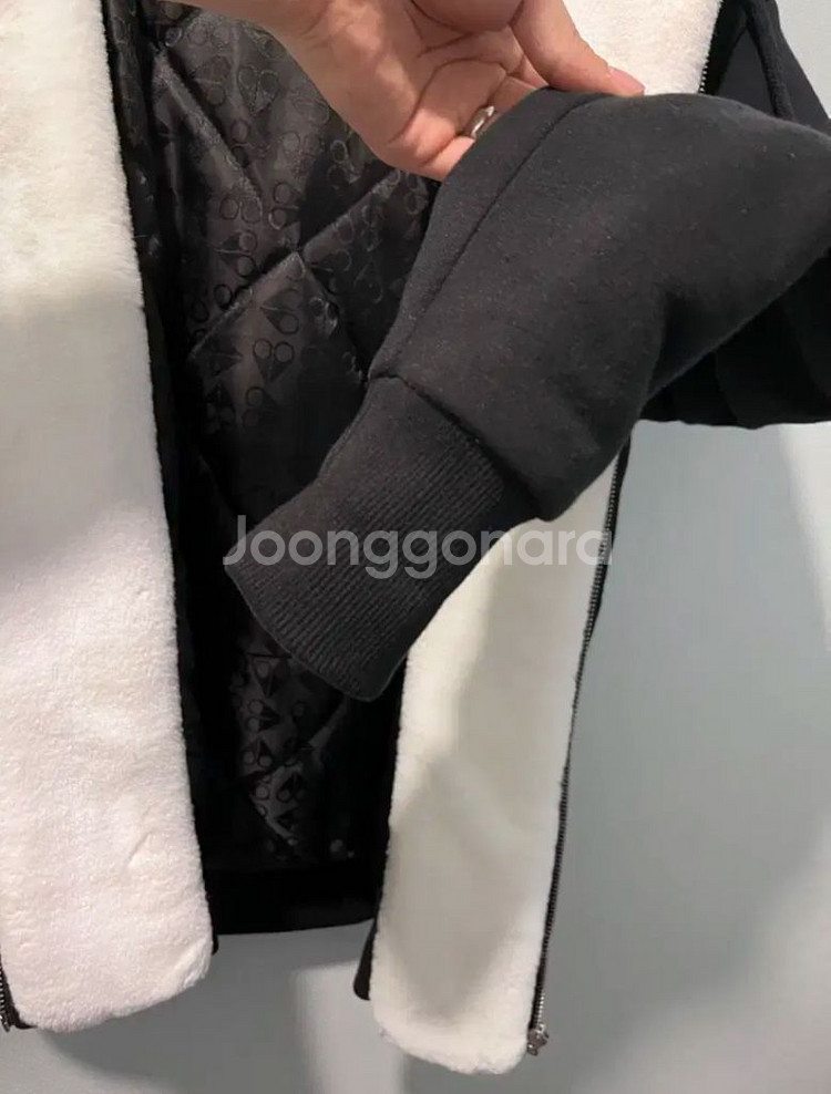 무스너클 버니스웨터--3