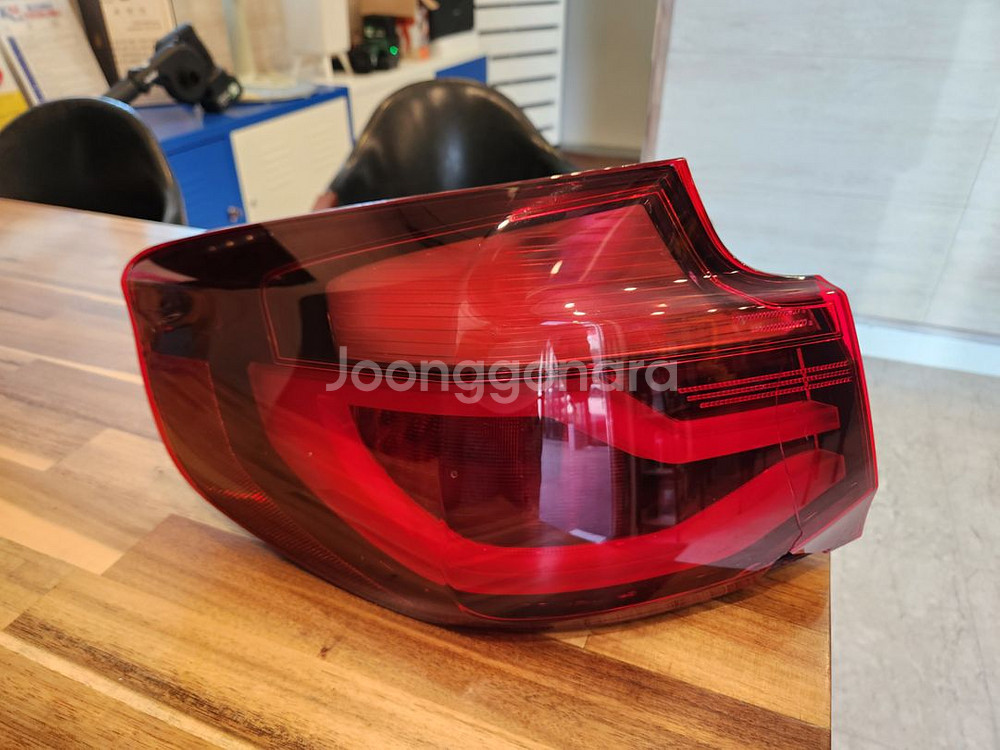 3GT 운전석 후미등 팝니다.--0