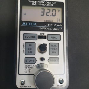 THERMOCOUPLE CALIBRATOR 322-1