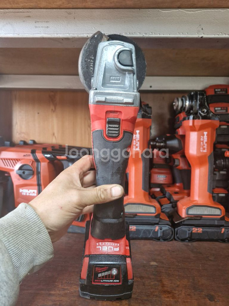 밀워키그라인더M18CAG100X.4인치.상태최상 17번--5