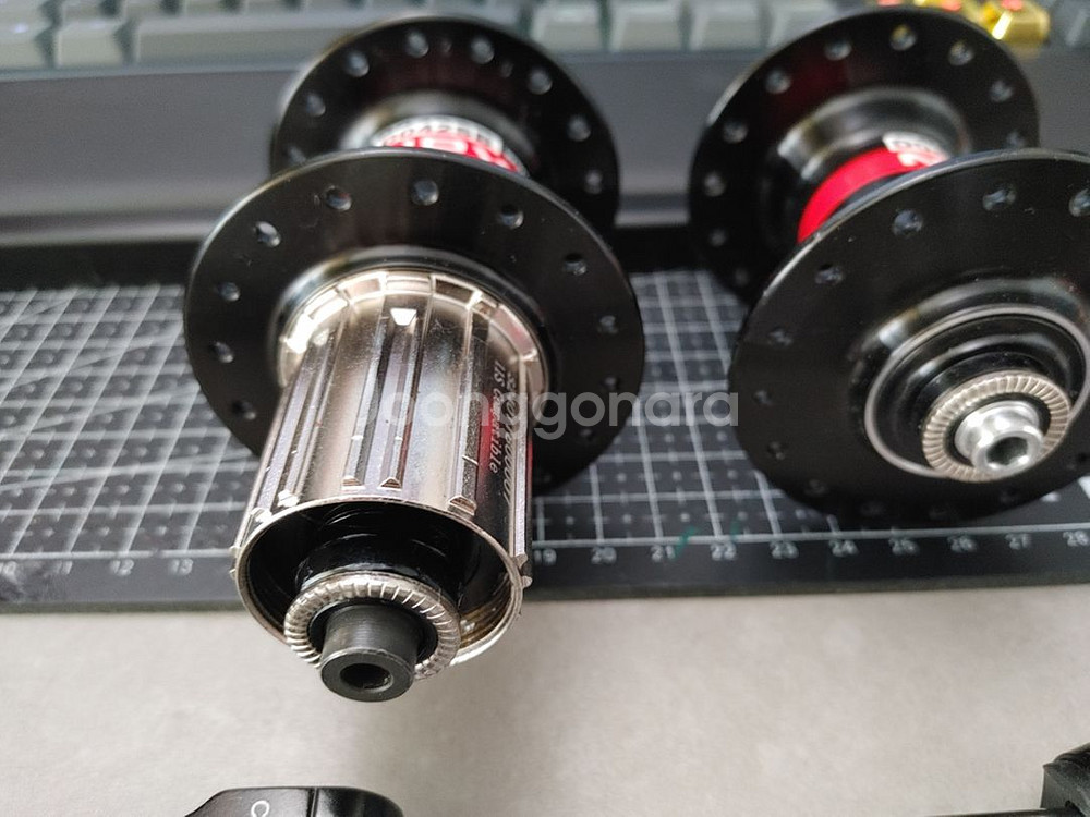 Novatec 32H HG 8-13단 쉴드베어링 허브--1