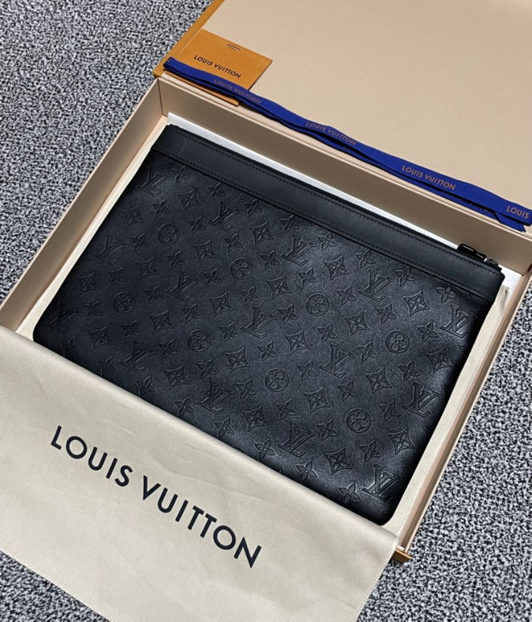 루이비통 포쉐트 모노그램 쉐도우 디스커버리 클러치--1