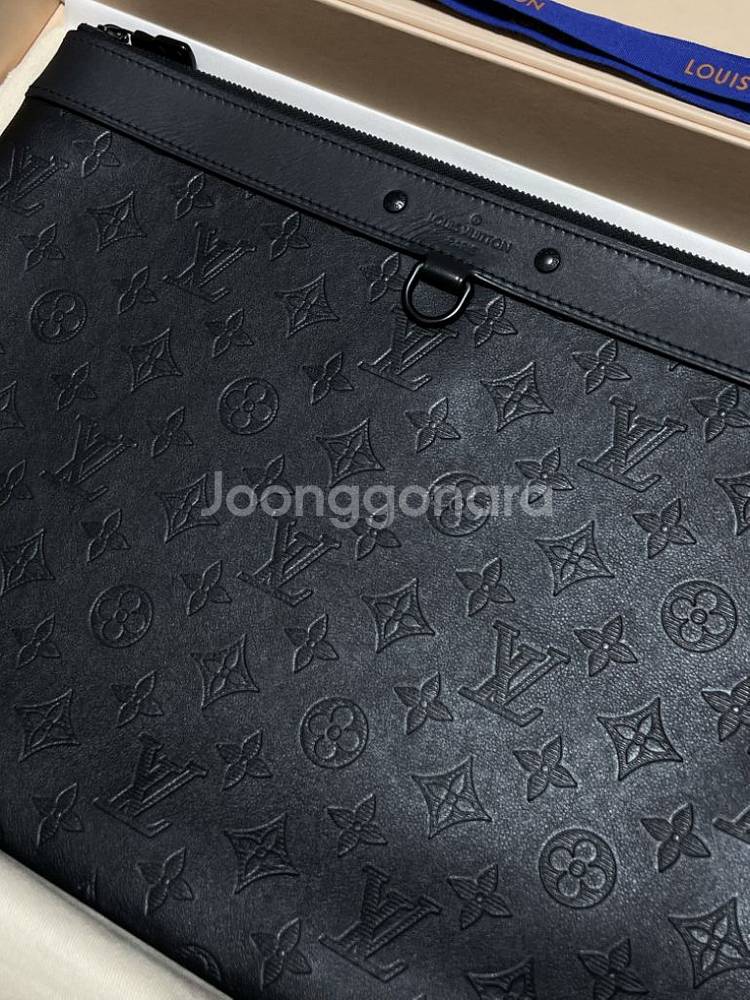 루이비통 포쉐트 모노그램 쉐도우 디스커버리 클러치--3