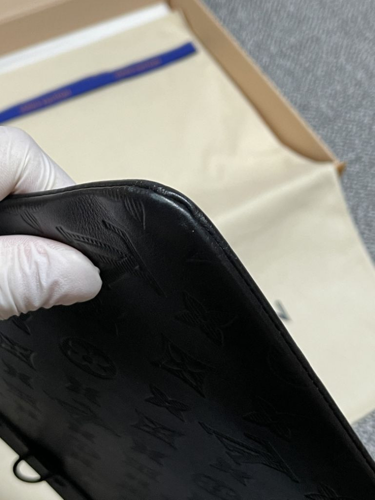 루이비통 포쉐트 모노그램 쉐도우 디스커버리 클러치--5