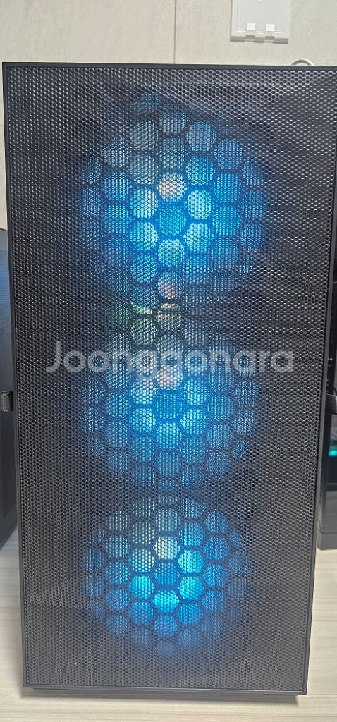 라이젠7 7800X3D 4090 게이밍본체 팝니다--0