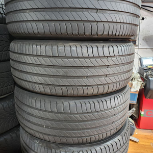 225/55R18 미쉐린 중고타이어. 판매합니다.