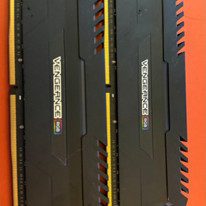 커세어 벤젠스 DDR4 VENGEANCE 16x2 램