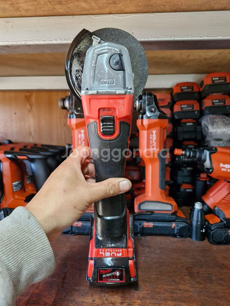 밀워키그라인더M18FSAG100X.5인치.최상급.11ㅂ--4