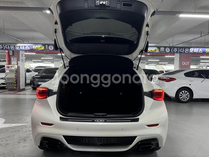 @17년식 Q30 2.0T 프리미엄 전국최저가격--4