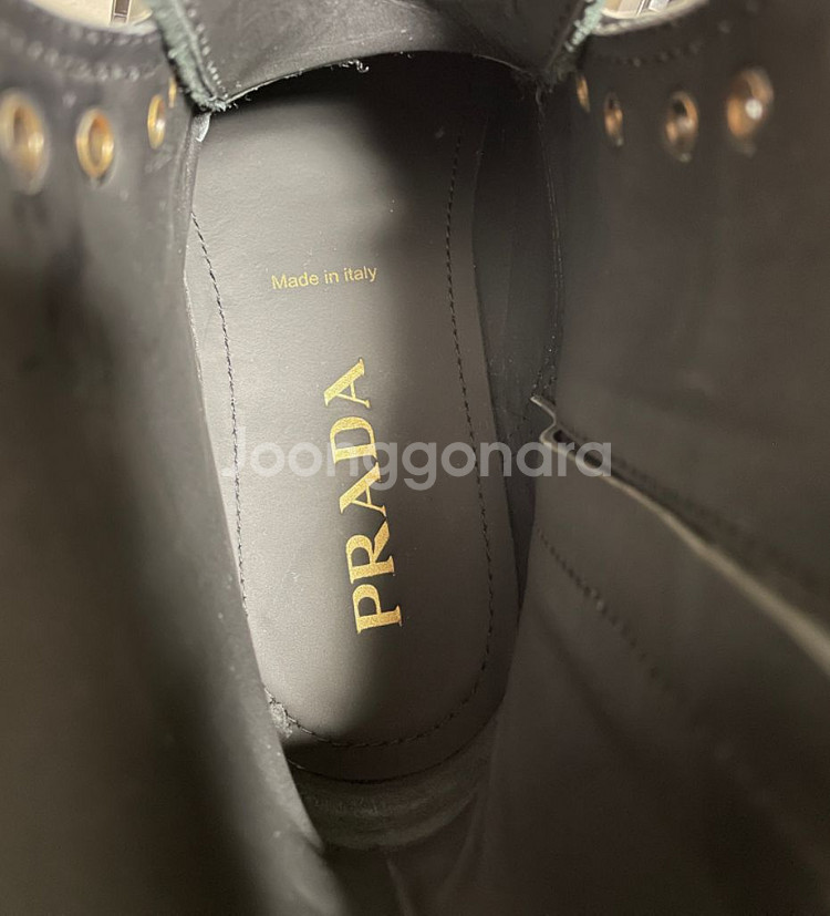 프라다 남녀공용 브러시드 레더 레이스업 부츠 지퍼부츠--5