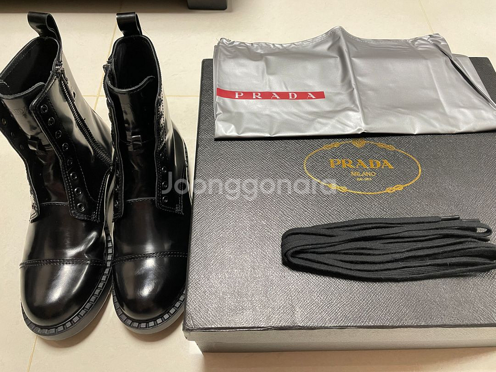 프라다 남녀공용 브러시드 레더 레이스업 부츠 지퍼부츠--9