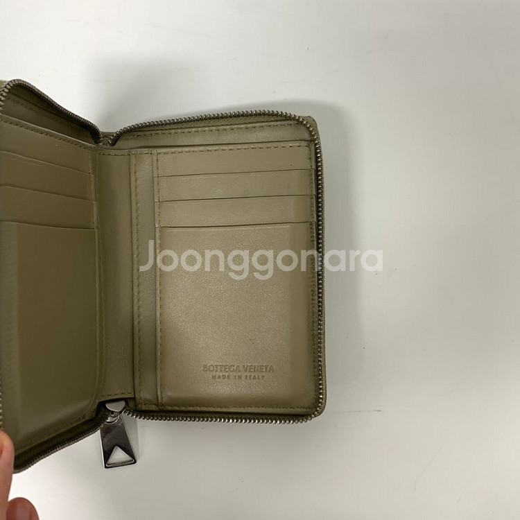 보테가베네타 인트레치아토 집 어라운드 반지갑--2
