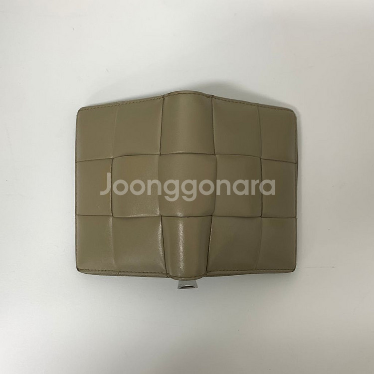 보테가베네타 인트레치아토 집 어라운드 반지갑--4