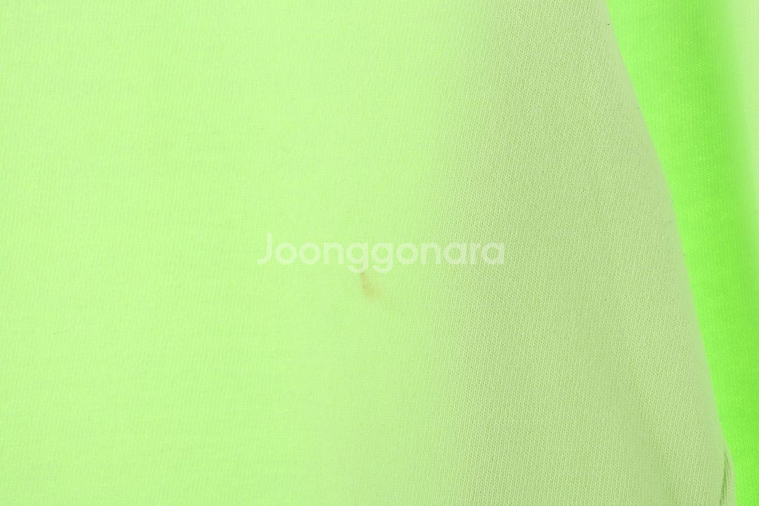 (XL) 퓨마 맨투맨 티셔츠 작은오염 형광그린--4