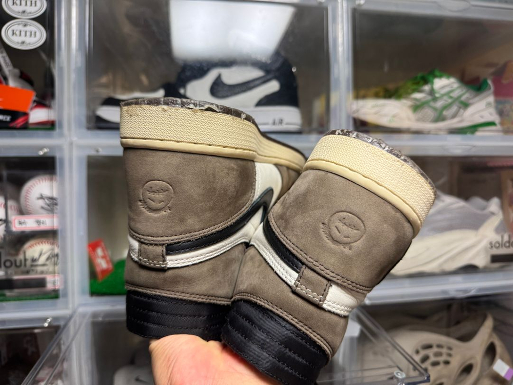 [295,중고] 나이키 에어조던 1 트레비스 스캇 하이--3