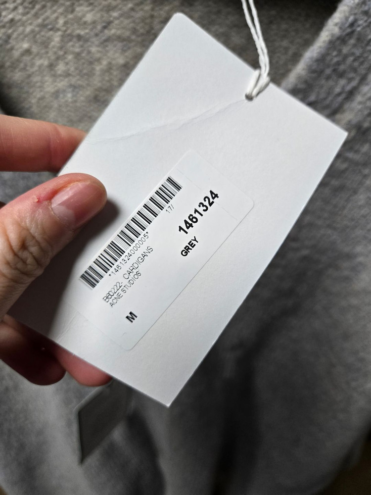 아크네 그레이 가디건 새상품 이미지