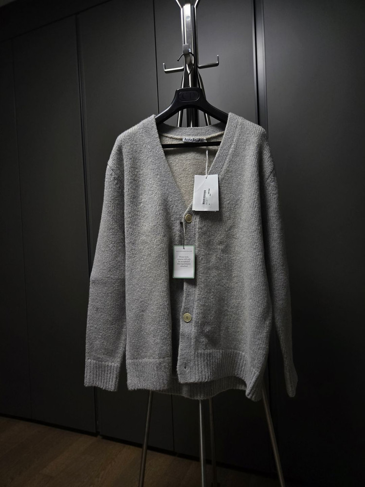 아크네 그레이 가디건 새상품 이미지
