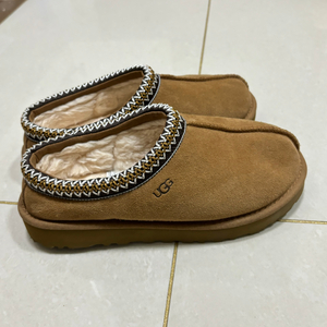 ugg 타스만 정품 240 (USA 7)