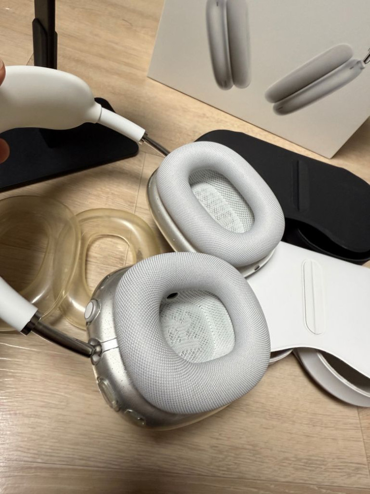 에어팟 맥스 (라이트닝 단자 버전)--1