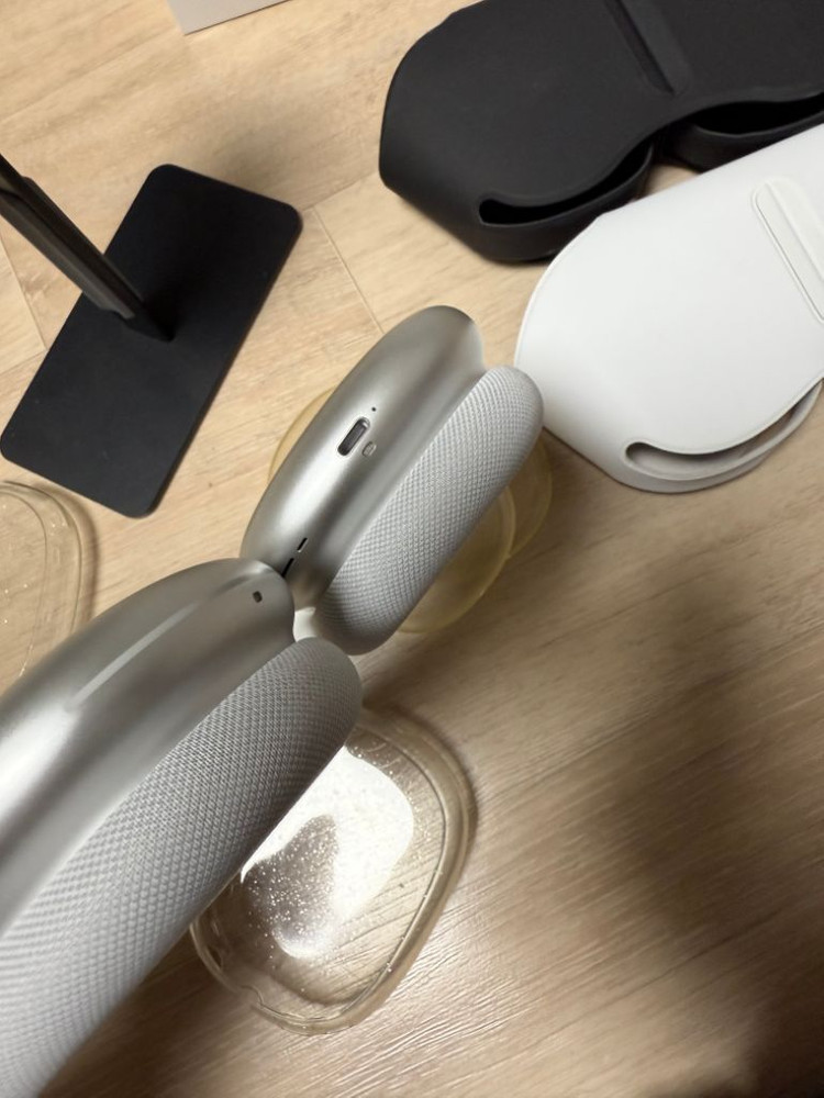 에어팟 맥스 (라이트닝 단자 버전)--3