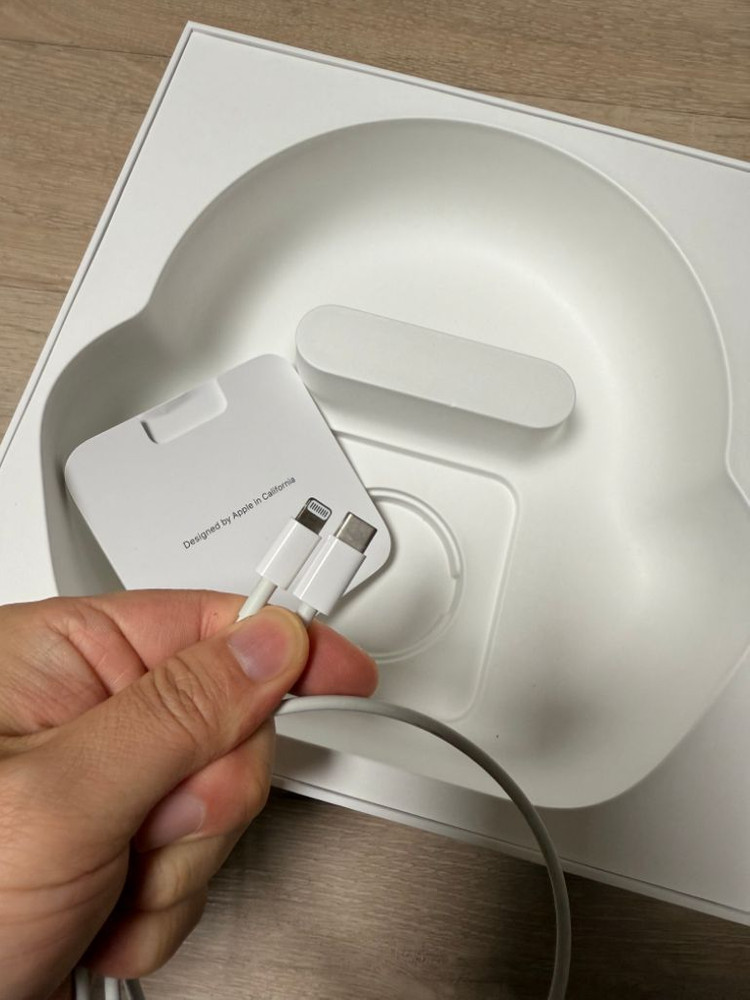 에어팟 맥스 (라이트닝 단자 버전)--9