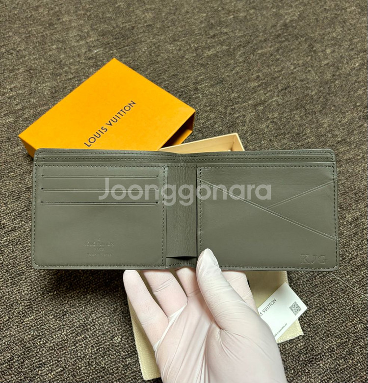 루이비통 에어로그램 멀티플 월릿 반지갑 그레이--2