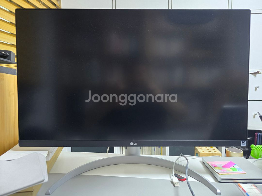 LG 4K 모니터 판매합니다--1