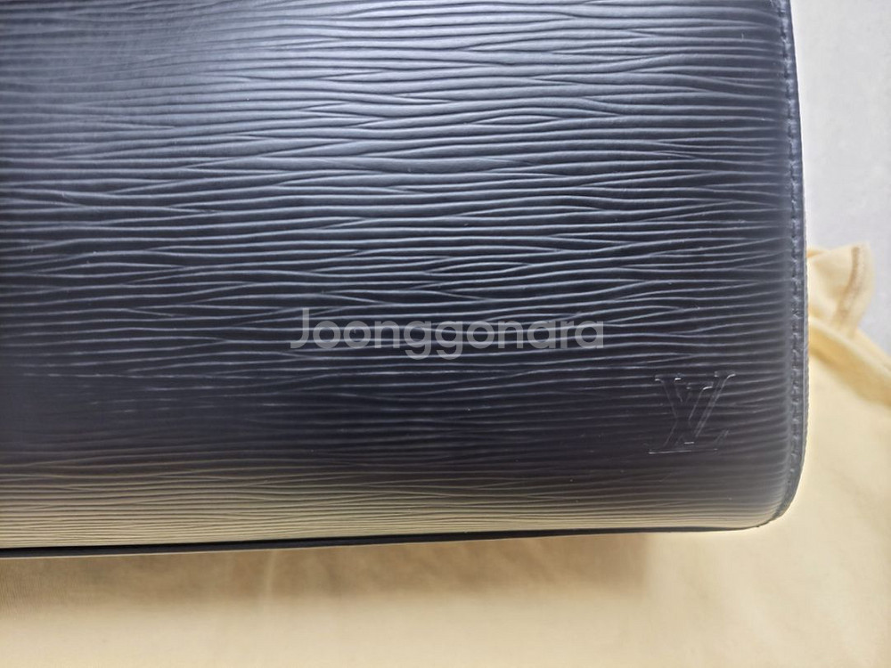 루이비통 에삐 브레아 MM 검정 (상태최상급)--2