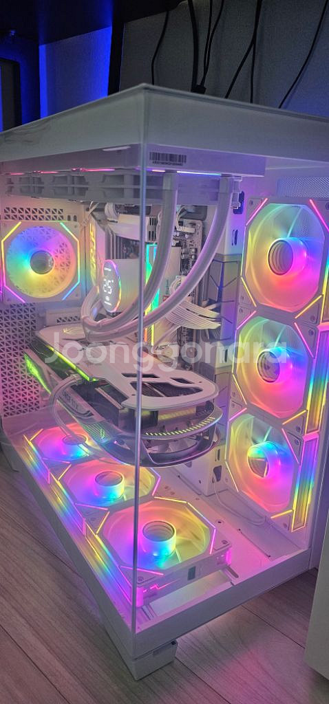 라이젠9 7950X3D X670E 4090 화이트--1