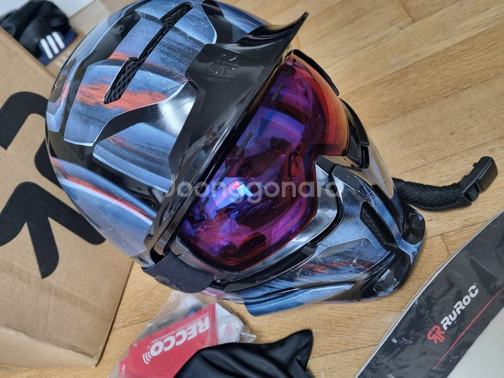 간지 좔좔 루록헬멧 팝니다.--2