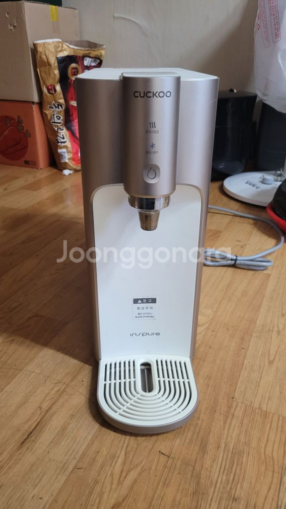 쿠쿠 냉온정수기 직수용 2019년식--1