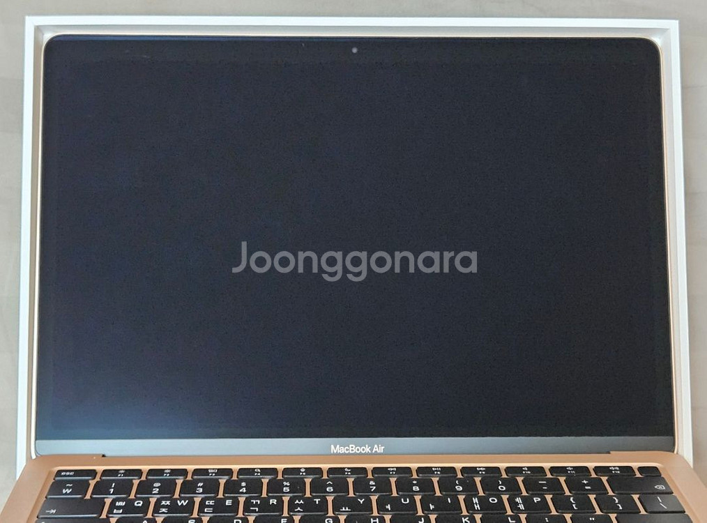 맥북 에어 M1 골드 8GB/256GB 판매합니다.--4