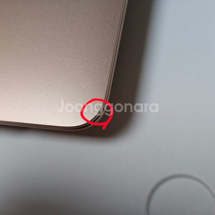 맥북 에어 M1 골드 8GB/256GB 판매합니다.--8
