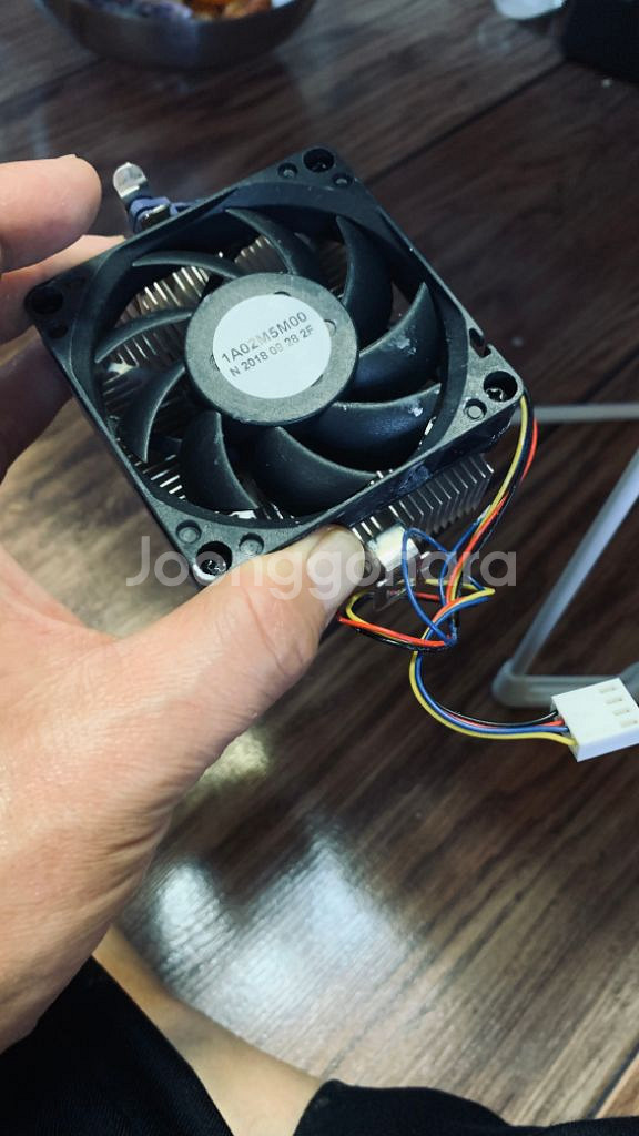Amd 애슬론 200GE 및 쿨러--1