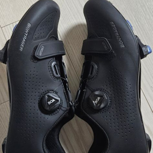 본트래거 서킷 클릿슈즈