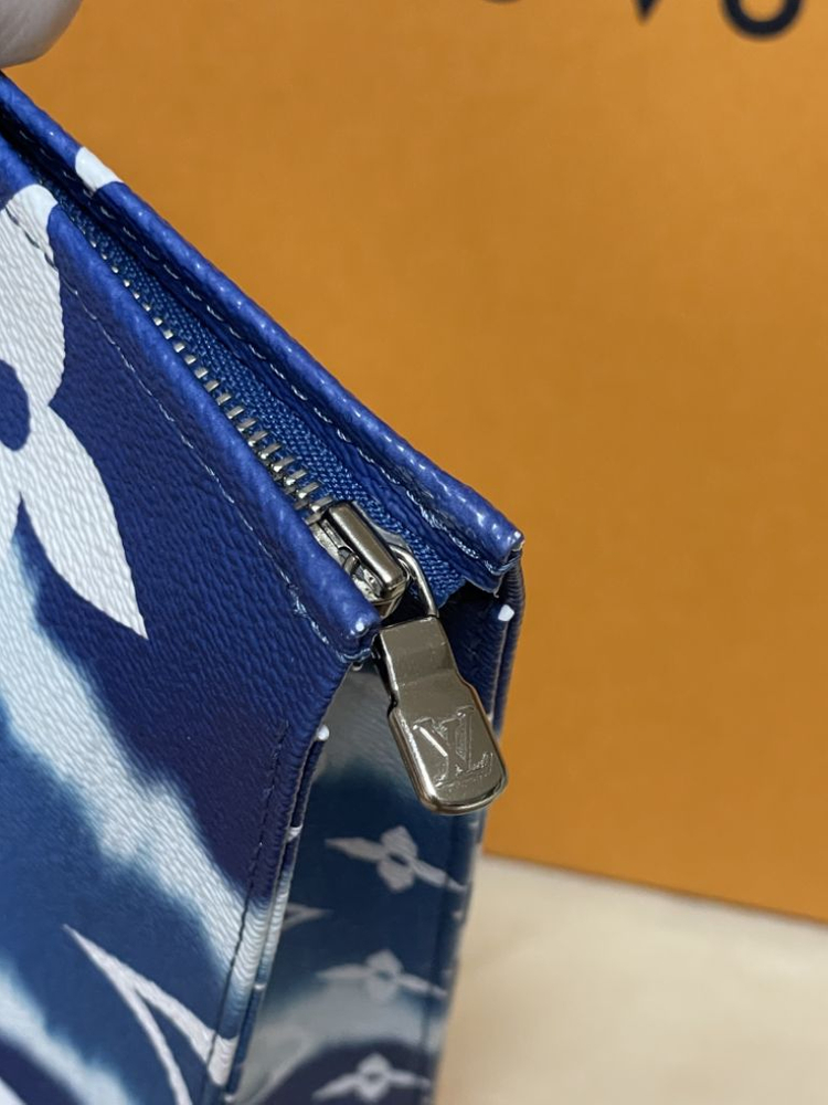 한정판 루이비통 에스칼 포쉐트 토일렛26 블루--3