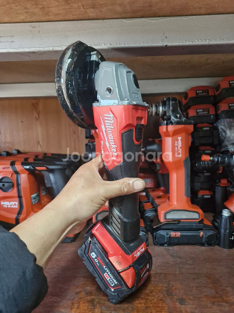 밀워키그라인더M18FSAG100X.5인치.최상급10번--7