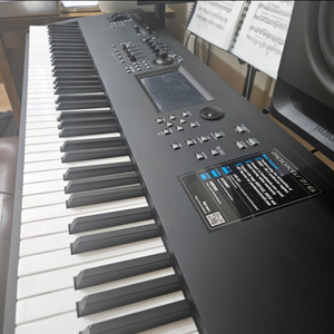 YAMAHA MODX 8