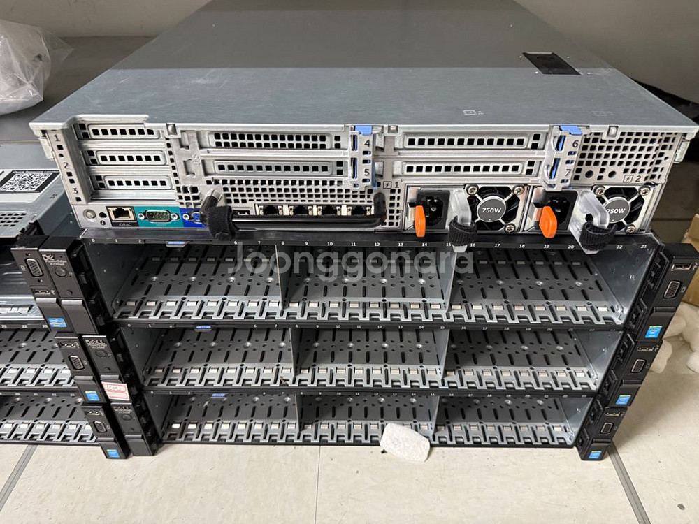 Dell R720 16베이 서버 판매해요.--1