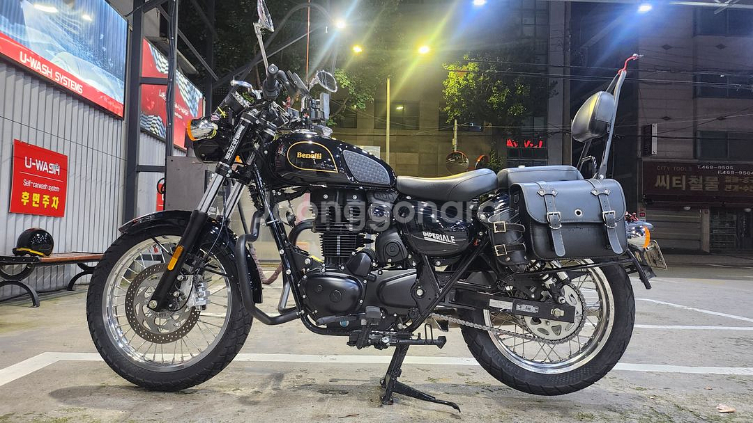 베넬리 임페리알레 400--0