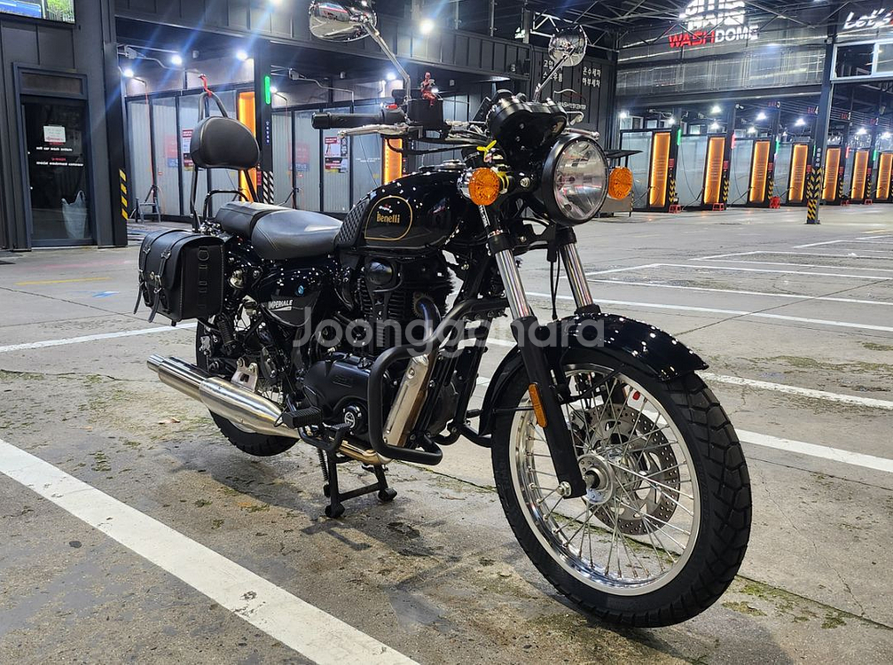 베넬리 임페리알레 400--3