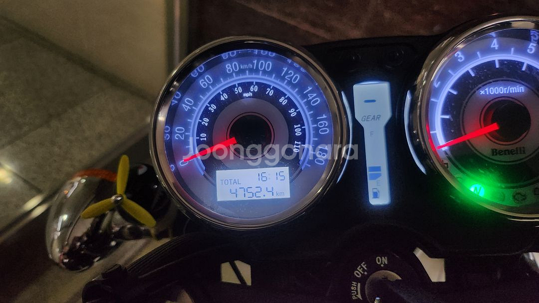 베넬리 임페리알레 400--8