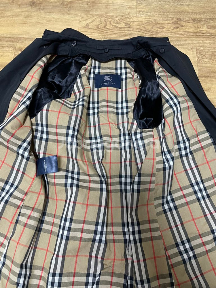 버버리 워털루 헤리티지 트렌치코트 블랙, L-XL--2